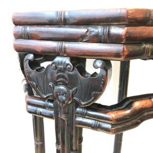 Een Chinese huali houten sokkel met famille rose plaquette, Jiaqing — foto 29