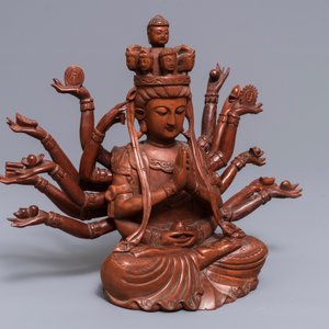 Een Chinese huangyang houten figuur van de 12-armige Guanyin, Republiek, 20e eeuw — foto 5