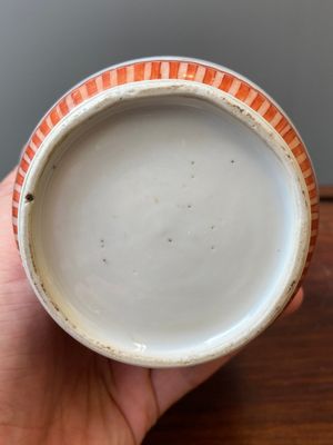 Een Chinese ijzerrode rouleau vaas, gesigneerd Xi Yi 西逸, Kangxi — foto 10