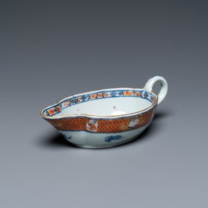 Een Chinese Imari-stijl sauskom naar Cornelis Pronk, 'De parasoldames', Qianlong — foto 2