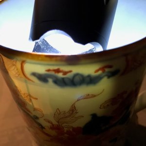 Een Chinese Imari-stijl specerijenschotel, een gelobde dekselkan en een kroes, Kangxi/Qianlong — foto 25