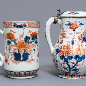 Een Chinese Imari-stijl specerijenschotel, een gelobde dekselkan en een kroes, Kangxi/Qianlong — foto 6