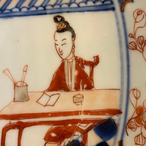 Een Chinese Imari-stijl 'Xi Xiang Ji' schotel, Kangxi — foto 4