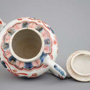 Een Chinese Imari theepot met deksel, 17/18e eeuw — foto 6