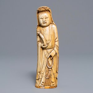 Een Chinese ivoren figuur van een dame, Ming — foto 2
