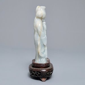 Een Chinese jade groep met twee dames en twee ajour broches, 19/20e eeuw — foto 5