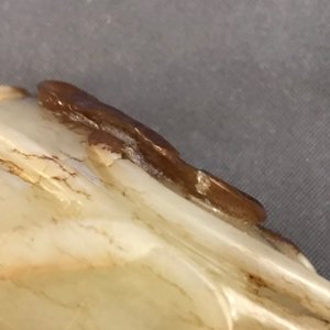 Een Chinese jade libation cup in de vorm van een lotusblad, 18/19e eeuw — foto 28