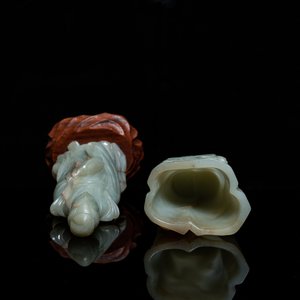 Een Chinese jade penselenbeker en een figuur van Guanyin, Qing — foto 5