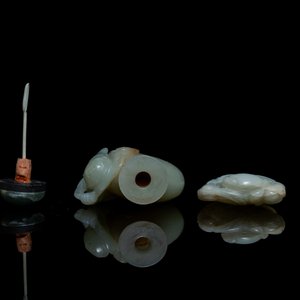 Een Chinese jade snuiffles en een figuur van een jongen, Qing — foto 8