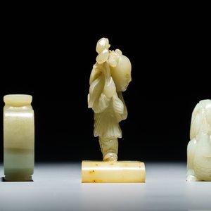 Een Chinese jade snuiffles en twee figuren van jongens, 19/20e eeuw — foto 4