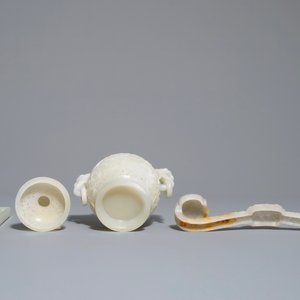 Een Chinese jade wierookbrander, ruyi scepter en een telraam, 19/20e eeuw — foto 7