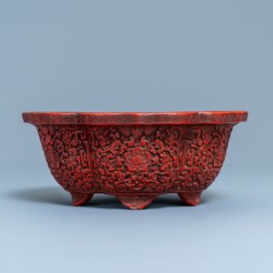 Een Chinese jardinière in rood lakwerk, Yongzheng/Qianlong — foto 5