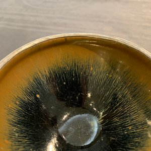 Een Chinese Jian 'hazenvacht'-glazuur' theekom met zilveren montuur, Song — foto 18