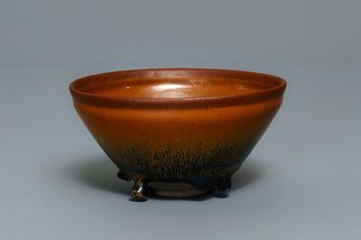 Een Chinese jianyao theekom met 'hazenvacht' glazuur, Song