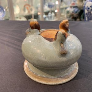 Een Chinese junyao driepotige wierookbrander, wellicht Ming — foto 14
