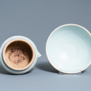 Een Chinese junyao wierookbrander en een qingbai 'lotus' kom, Song — foto 6