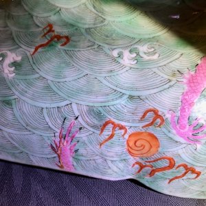 Een Chinese keizerlijke vierlobbige 'draken' kom op voet, Jiaqing merk en periode — foto 11