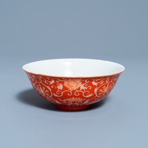 Een Chinese kom met koraalrode fondkleur, Daoguang merk, Republiek — foto 1