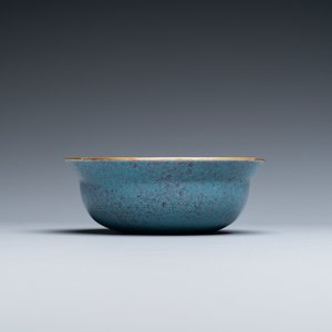 Een Chinese kom met robin's egg glazuur, 18/19e eeuw — foto 2