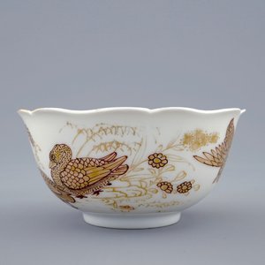 Een Chinese kop en schotel met verguld decor van eenden en insecten, Yongzheng, 1723-1735 — foto 6