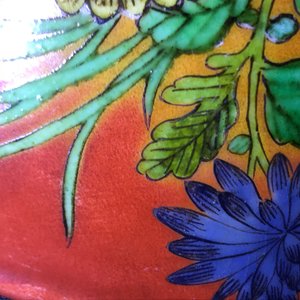Een Chinese koraalrode kom met reliëfdecor, 19e eeuw — foto 21