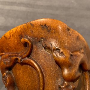 Een Chinese 'libation cup' in neushoornhoorn, Ming/Qing — foto 11