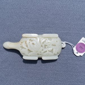 Een Chinese licht celadon jade penselenwasser in de vorm van een schildpad, 18/19e eeuw — foto 16