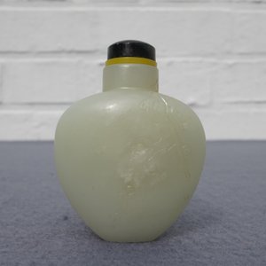 Een Chinese lichte celadon jade snuiffles, 19e eeuw — foto 5