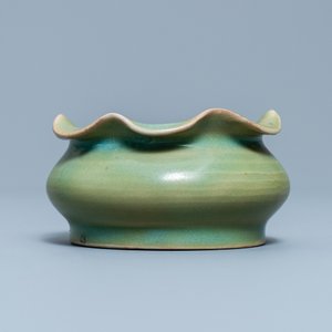 Een Chinese Longquan celadon penselenwasser, Yuan/Ming — foto 7