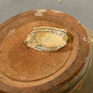 Een Chinese Longquan celadon urne met vijf tuiten, Song — foto 25
