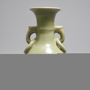 Een Chinese Longquan celadon vaas, Ming — foto 1