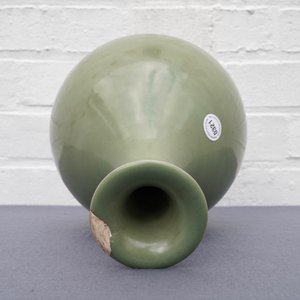 Een Chinese Longquan celadon yuhuchunping vaas, Yuan — foto 18