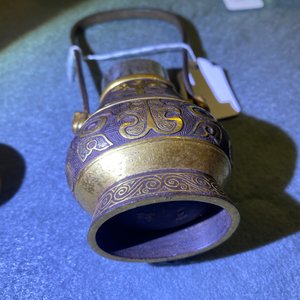 Een Chinese met bladgoud gedecoreerde smeedijzeren dekselvaas, wellicht 19e eeuw — foto 16