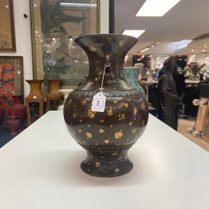 Een Chinese met goud bespatte bronzen vaas, Qianlong merk, Qing — foto 29