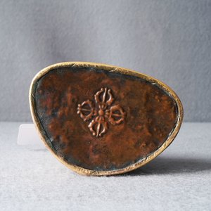 Een Chinese met koraal en turkoois ingelegde verguld bronzen figuur van Boeddha Amitayus, 18/19e eeuw — foto 22