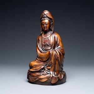 Een Chinese met zilver ingelegde bronzen figuur van Guanyin, Shi Sou merk, 18/19e eeuw — foto 1