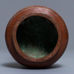 Een Chinese met zilver ingelegde bronzen wierookbrander, Xuande merk, 19e eeuw — foto 7