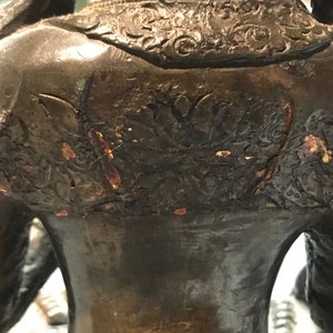 Een Chinese Ming-stijl bronzen figuur van Boeddha, Qianlong — foto 12