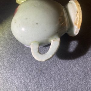 Een Chinese miniatuur cadogan perzikvormige theepot met junyao glazuur, Kangxi/Qianlong — foto 9