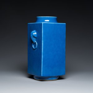 Een Chinese monochrome blauw-geglazuurde 'cong' vaas, Guangxu merk en periode — foto 1