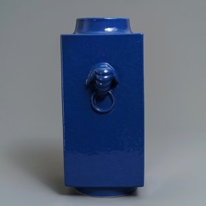 Een Chinese monochrome blauwe cong vaas, 19e eeuw — foto 3