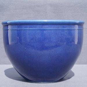 Een Chinese monochrome blauwe jardinière, 18/19e eeuw — foto 9