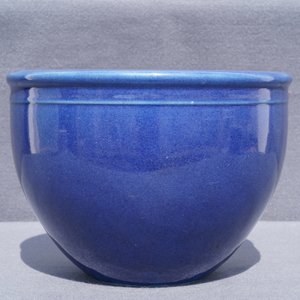 Een Chinese monochrome blauwe jardinière, 18/19e eeuw — foto 10
