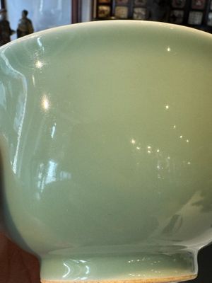 Een Chinese monochrome celadon-geglazuurde kom, Daoguang merk en mogelijk uit die periode — foto 11
