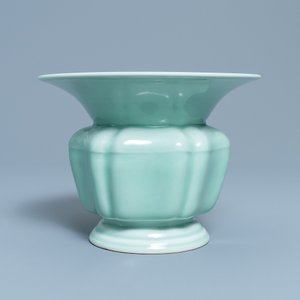 Een Chinese monochrome celadon zhadou, Yongzheng merk, Republiek — foto 5