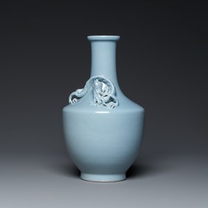 Een Chinese monochrome claire de lune-geglazuurde vaas, Yongzheng merk, Republiek — foto 5