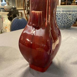 Een Chinese monochrome 'fanghu' flambé vaas, Qing — foto 13