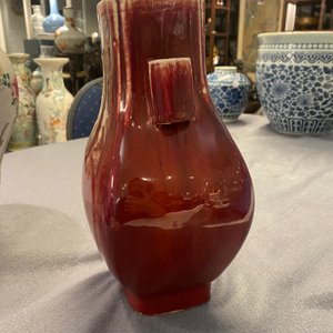 Een Chinese monochrome 'fanghu' flambé vaas, Qing — foto 15