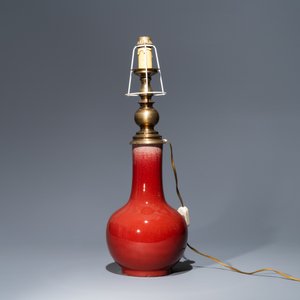 Een Chinese monochrome flesvormige langyao vaas tot lamp omgevormd, 19e eeuw — foto 2