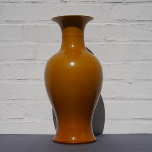 Een Chinese monochrome gele vaas, 19/20e eeuw — foto 11